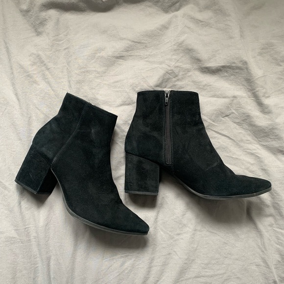 Black booties. - Picture 2 of 3